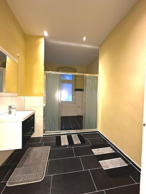 Schoenes Grosses Apartment Im Zentrum Berlins Exterior photo